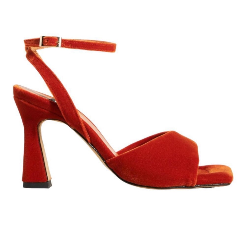 Anthropologie Angel Alarcon Puffy Ankle Strap Heels -
Size 38 Orange Velvet